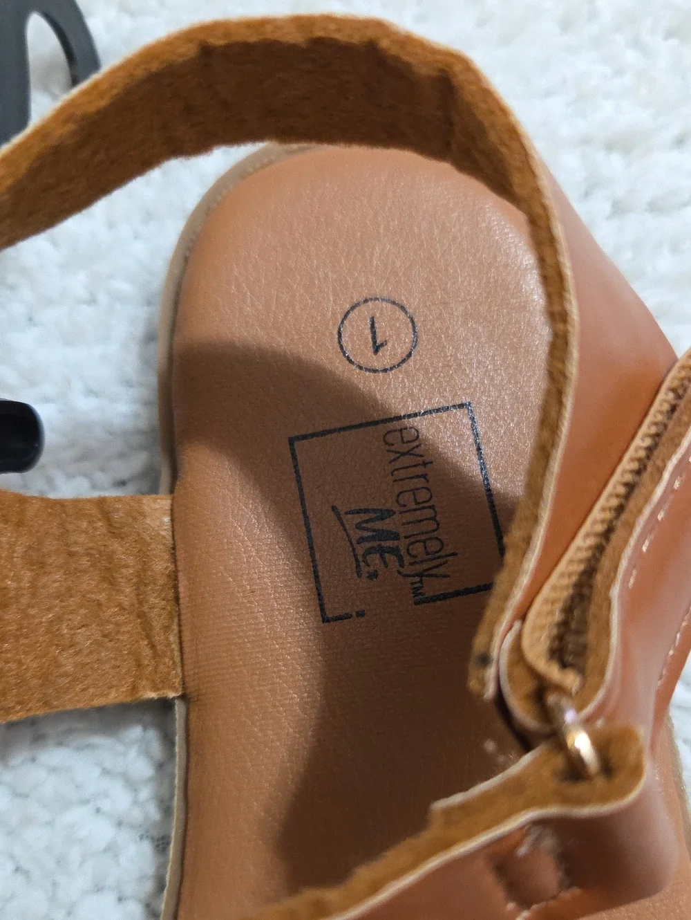 NWT EXTREMELY ME SANDALS